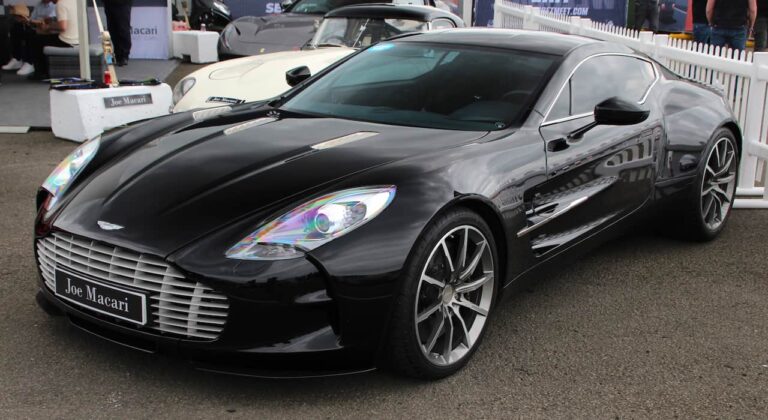 Aston Martin One 77 coupe