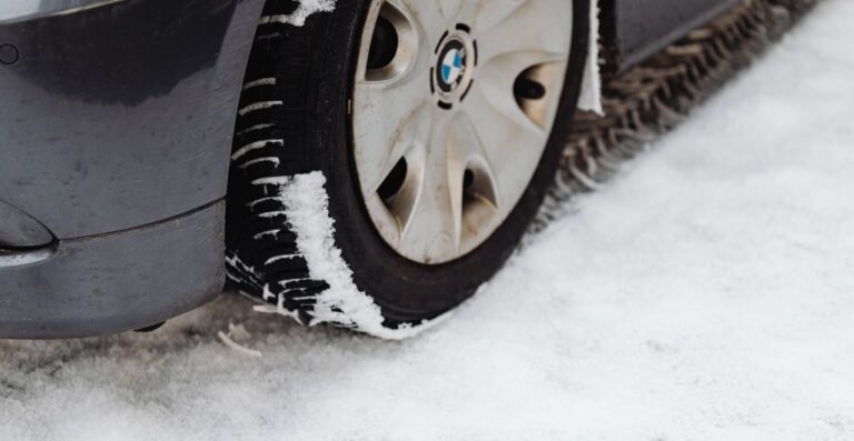peut on rouler a 130 avec des pneus neige