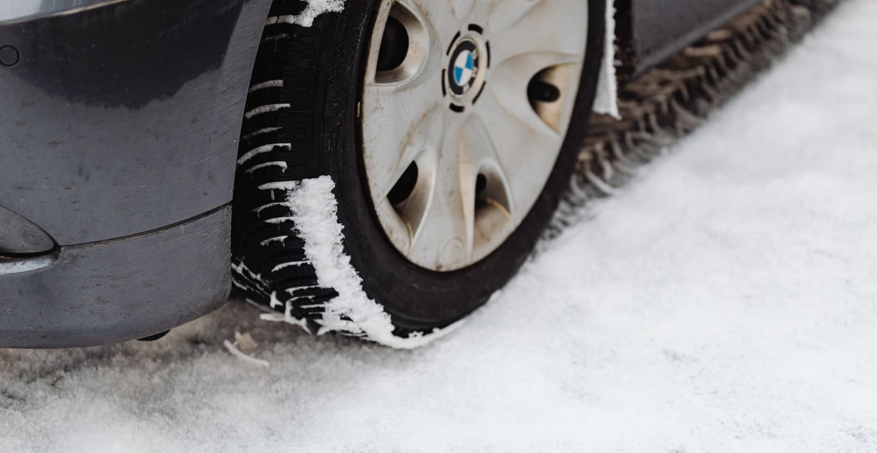 peut on rouler a 130 avec des pneus neige