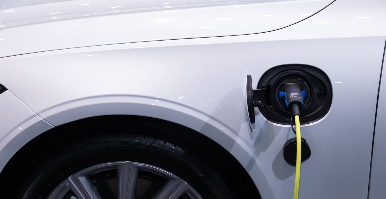 vehicule hybride se recharge en roulant